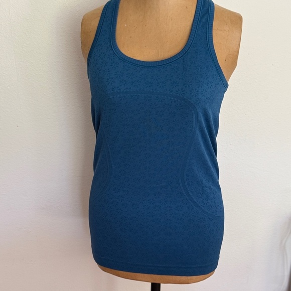 Lululemon sz 6 Swiftly Tech Racerback Carbon Blue Racerback Tank Top great cond - Picture 3 of 11